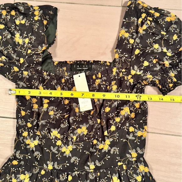 NEW Francesca’s TRIXI FLORAL DRESS Stretchy SMALL  Pit To Put 13in Length 32in - Picture 5 of 6